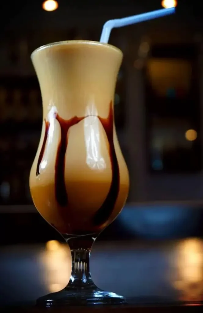 Qué es el Coctel de Algarrobina