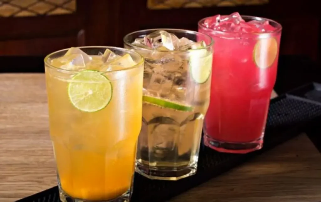 7 Cócteles de verano Recetas refrescantes para disfrutar del calor