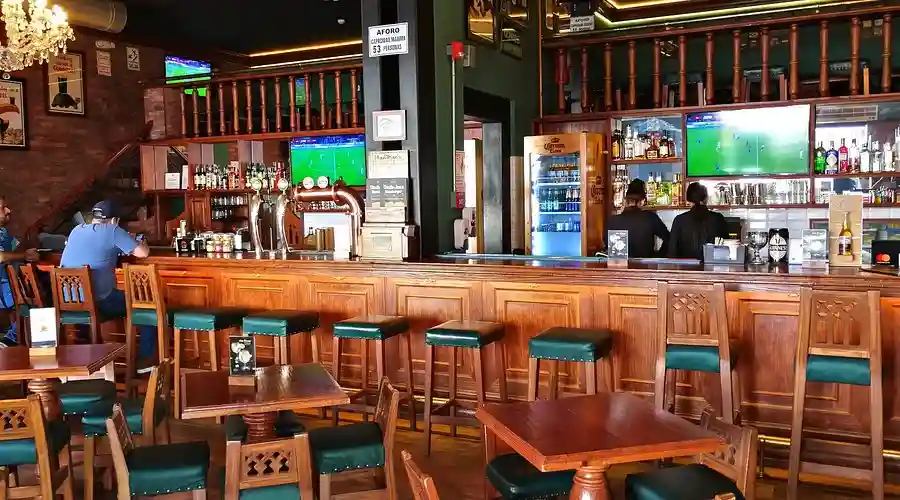 Houlihan’s Bar