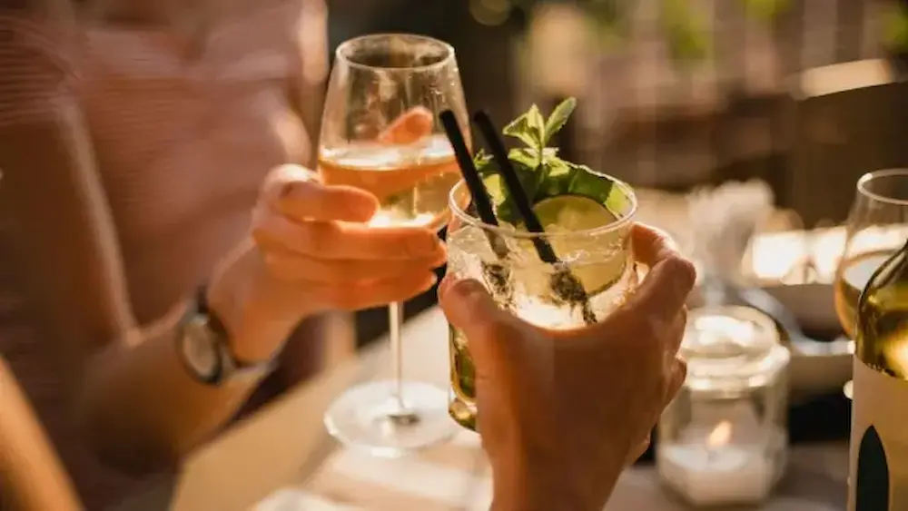 Cómo quitar la resaca Recupérate después de una noche de copas