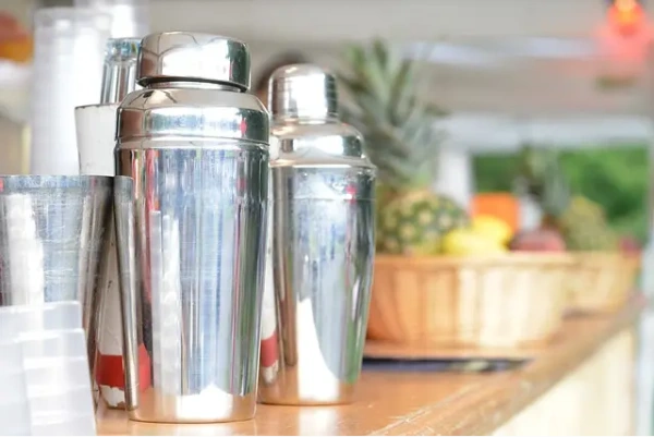 ¿Qué es una coctelera y para qué sirve?