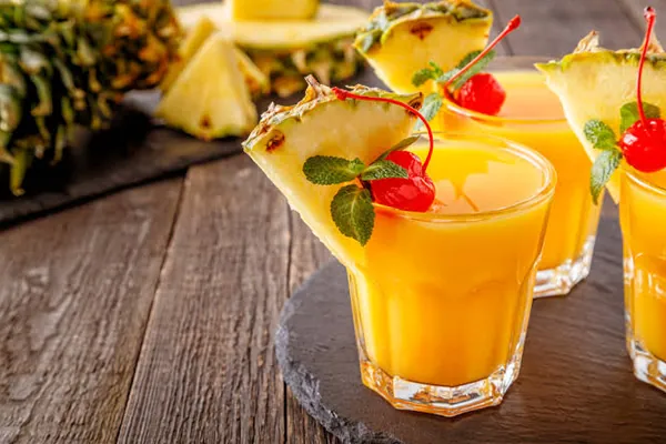 mejores cócteles de piña que debes probar